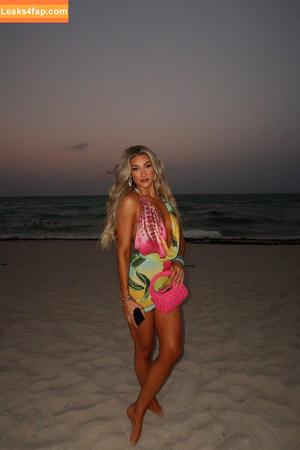 Izzi Dame photo #0197