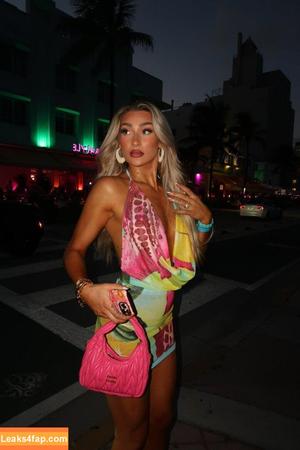 Izzi Dame photo #0198