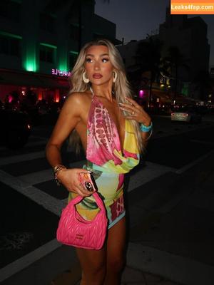 Izzi Dame photo #0205