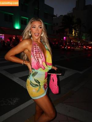 Izzi Dame photo #0207