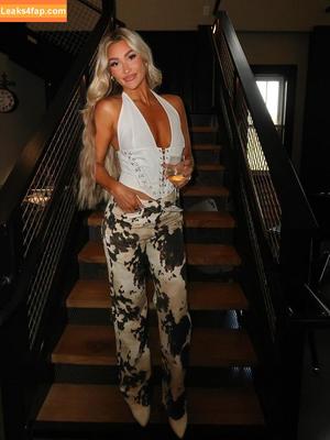 Izzi Dame photo #0218