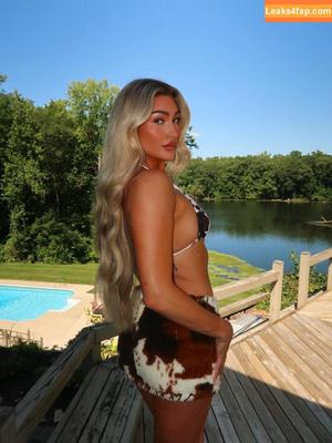 Izzi Dame photo #0223