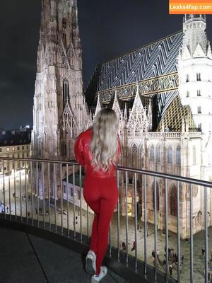 Izzi Dame photo #0255