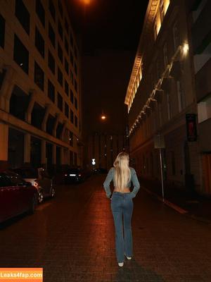 Izzi Dame photo #0264