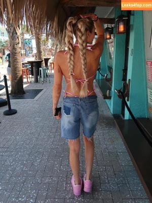 Izzi Dame photo #0278