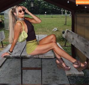 Izzi Dame photo #0311