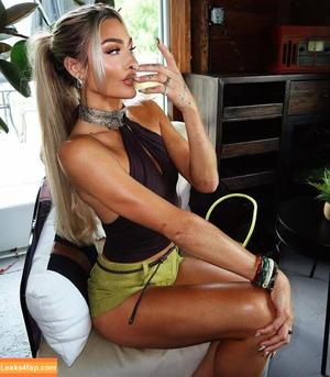 Izzi Dame photo #0325