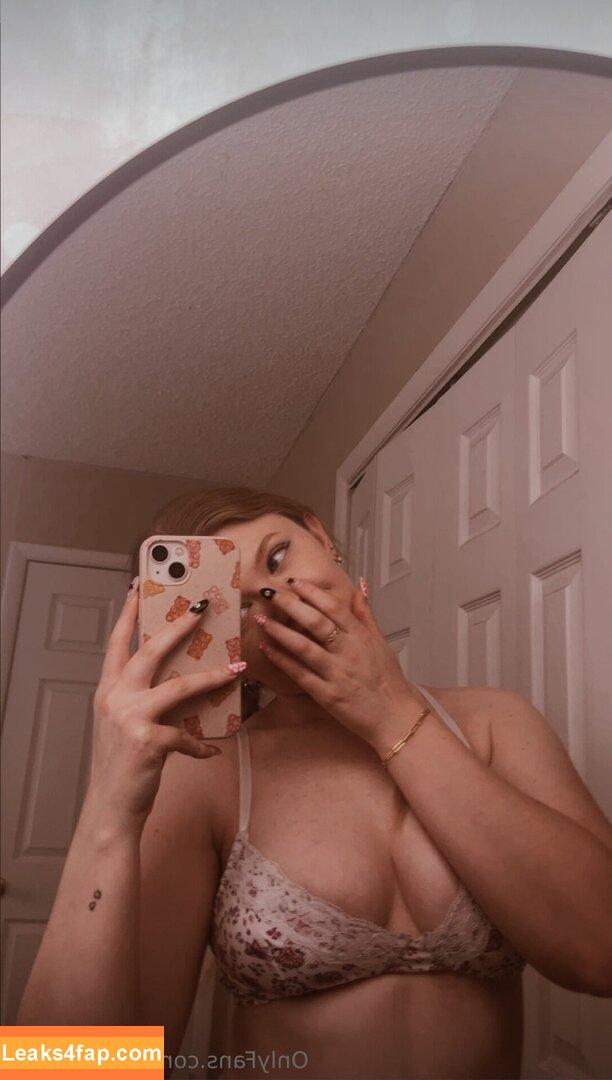 Izzy Nicole / izzyluvaa / izzyynicolee leaked photo photo #0007