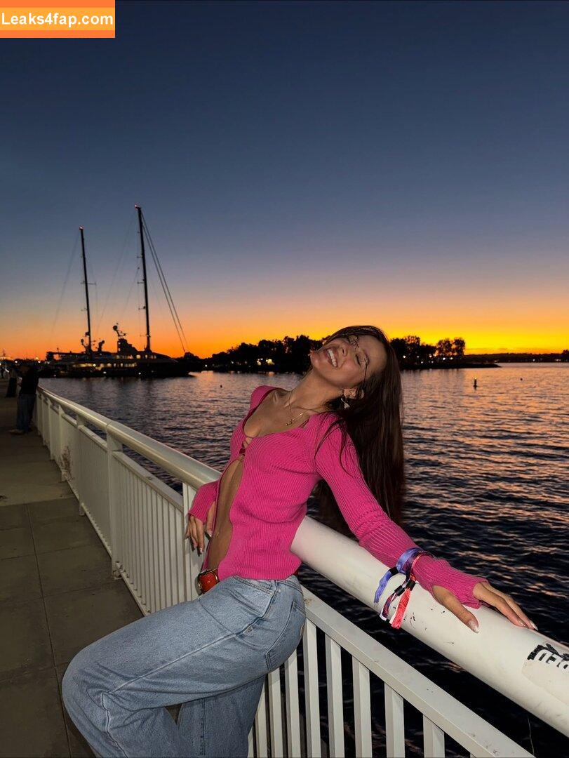 Izzybizzyspider / itsizzypaige leaked photo photo #0088