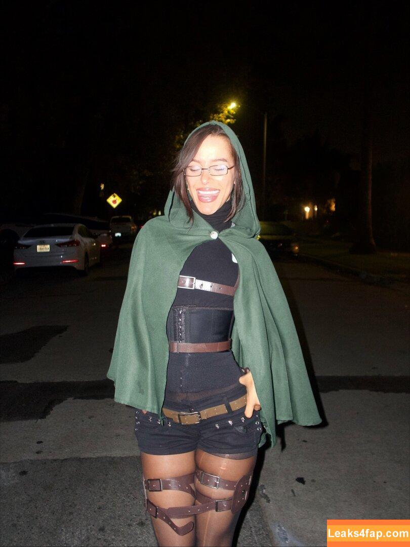 Izzybizzyspider / itsizzypaige leaked photo photo #0093