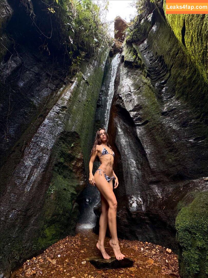 Izzybizzyspider / itsizzypaige leaked photo photo #0103