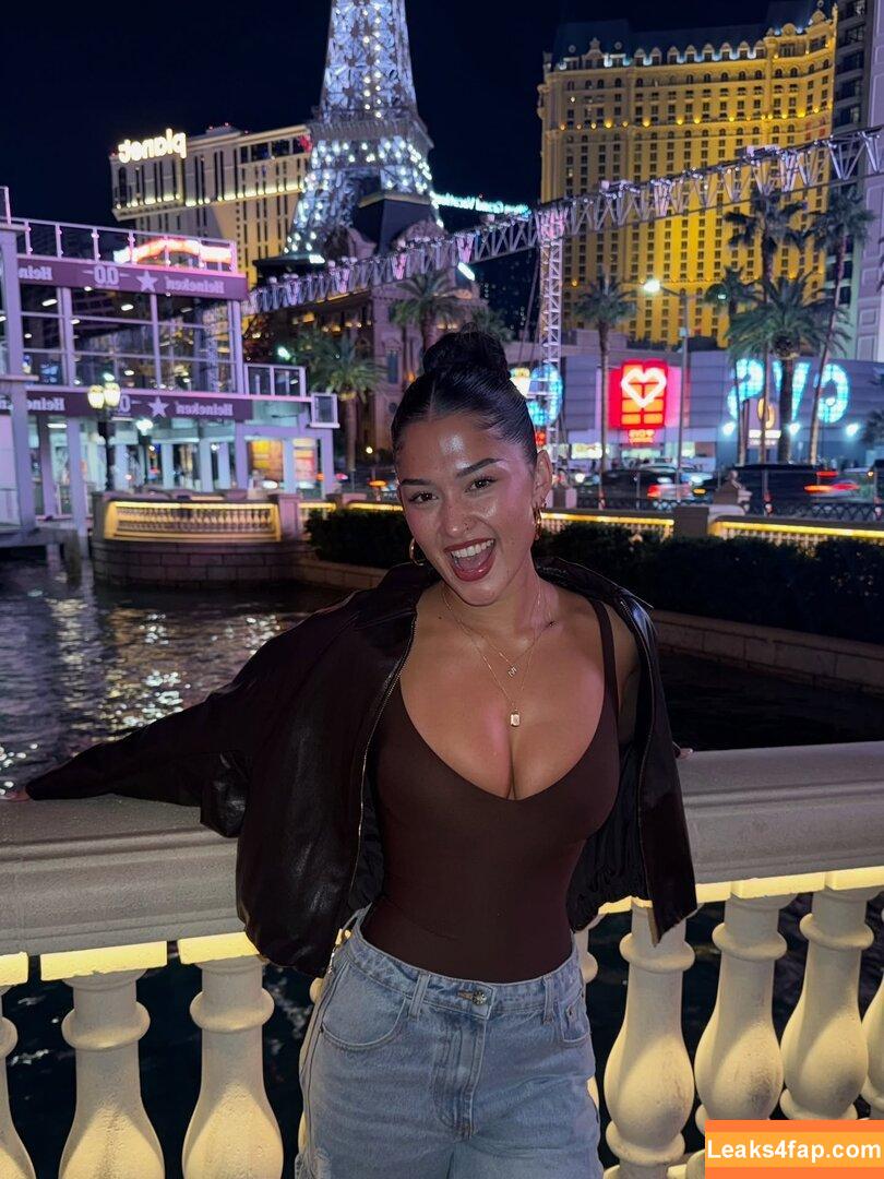 _izzyflannery_ /  слитое фото фото #0019