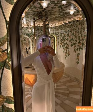 IzzyTaffs photo #0222