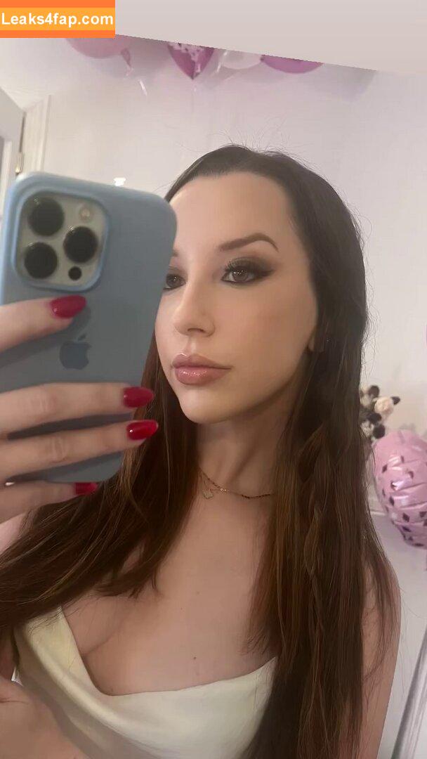 JackieMButler /  leaked photo photo #0028