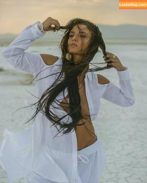 Jade Chynoweth photo #0221