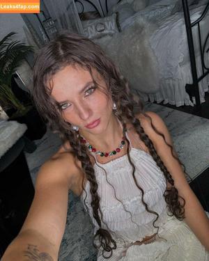 Jade Chynoweth photo #0450