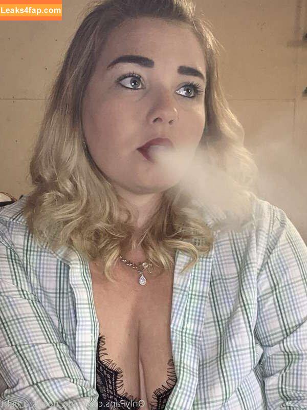 Jade_needs_a_light / https: leaked photo photo #0001