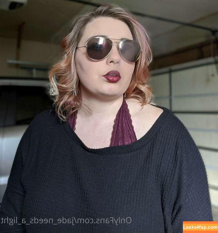 Jade_needs_a_light / https: leaked photo photo #0011