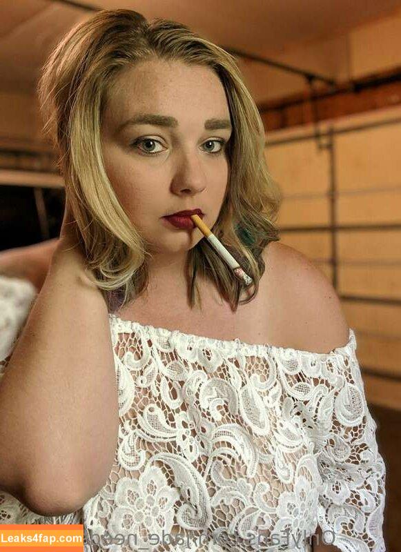 Jade_needs_a_light / https: leaked photo photo #0016