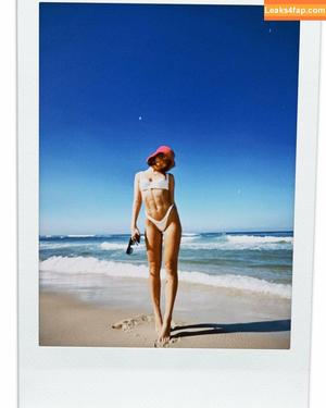 Jade Picon photo #0380