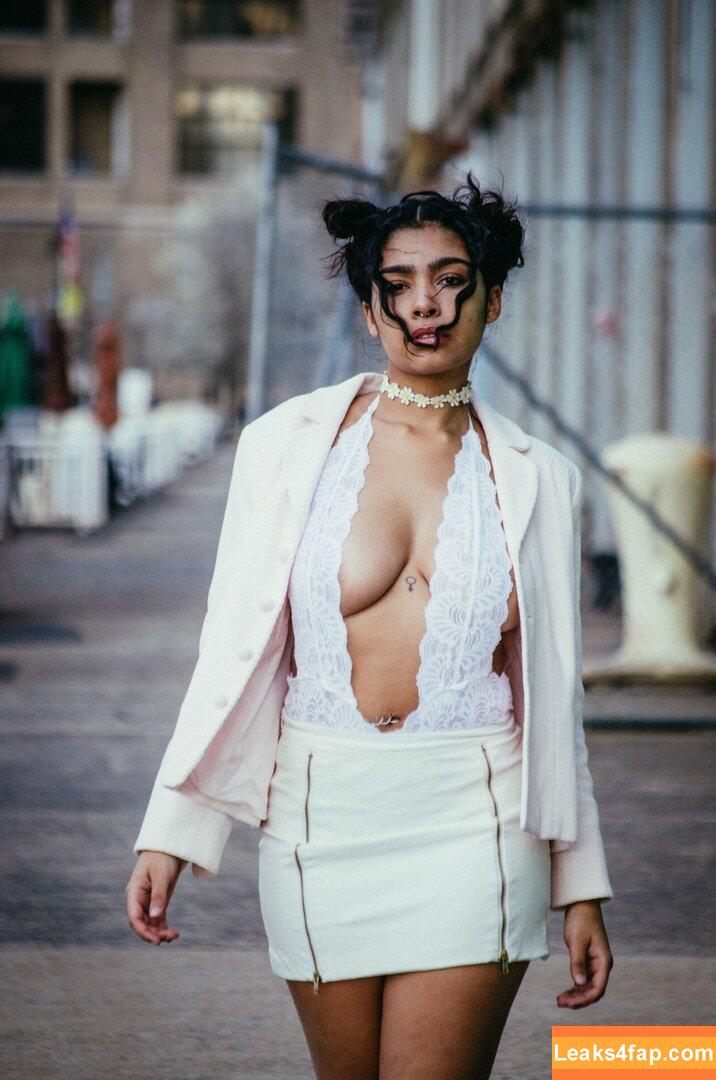 Jaimzina / BenzBrownXXX / Italianbella / italianbella69 / kaleidoscopeyourmind leaked photo photo #0008