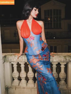 Jameela Jamil photo #0210