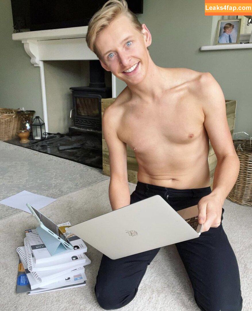James Cowe /  leaked photo photo #0003