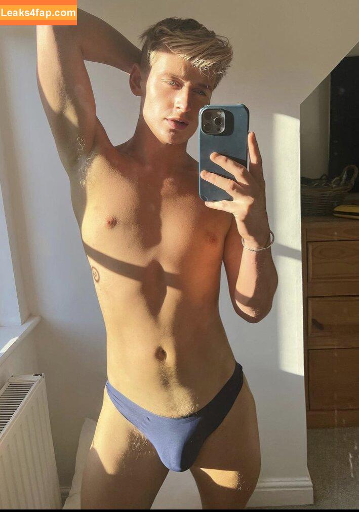James Cowe /  leaked photo photo #0005