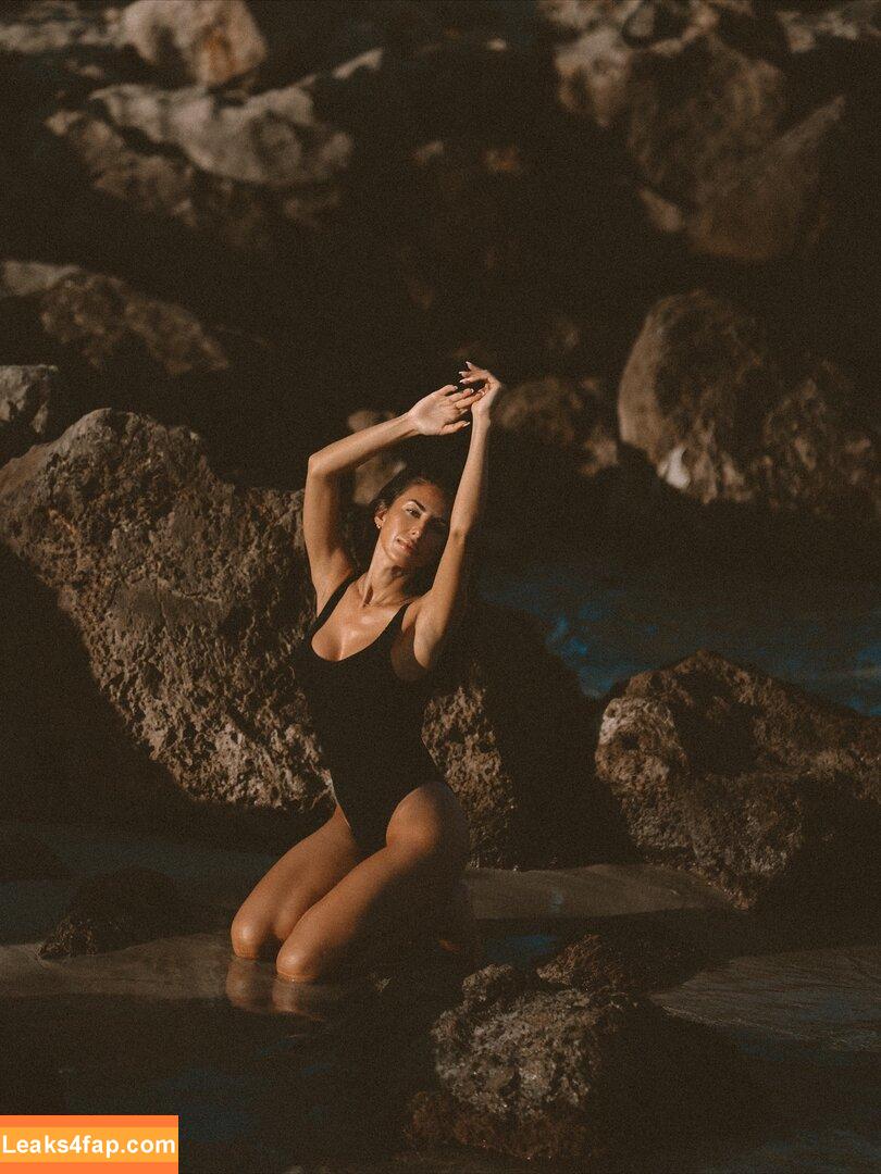 Jana Azizi / https: / jana_azizi / janaazizi / janaazizirtl leaked photo photo #0186