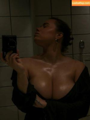 Jana Kristina Heiland photo #0075