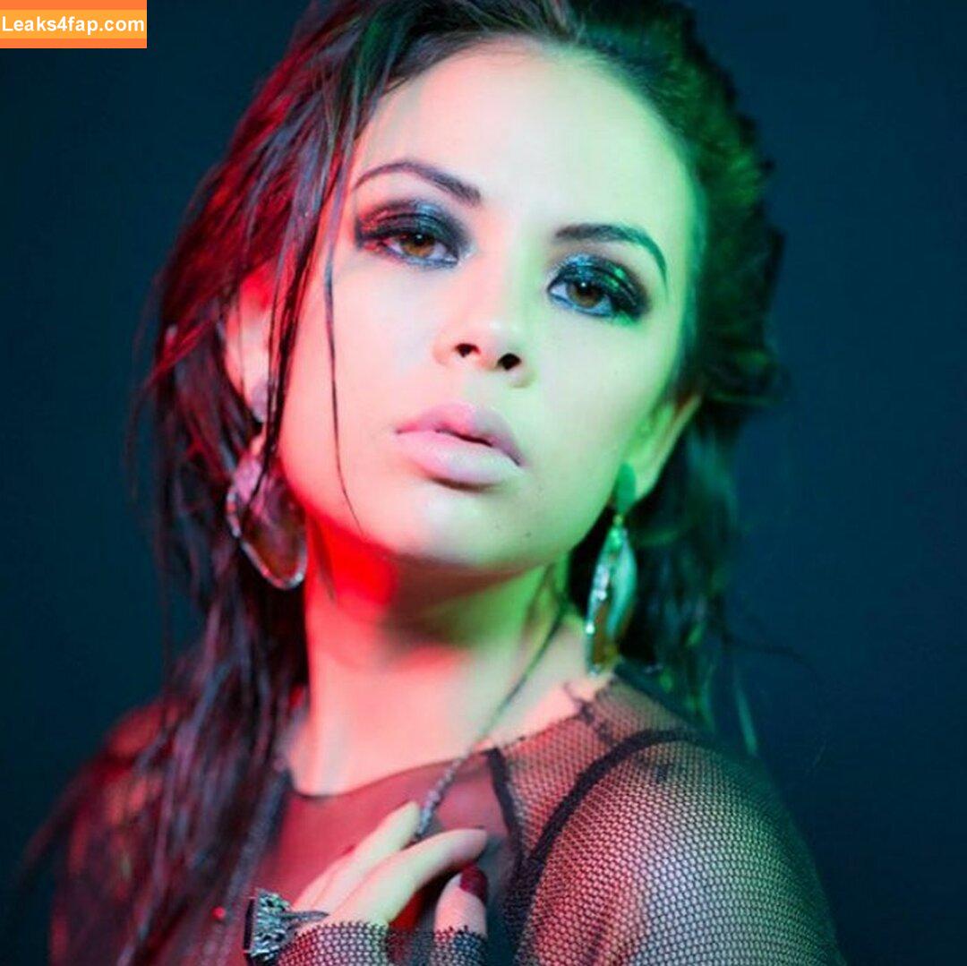 Janel Parrish /  слитое фото фото #0075