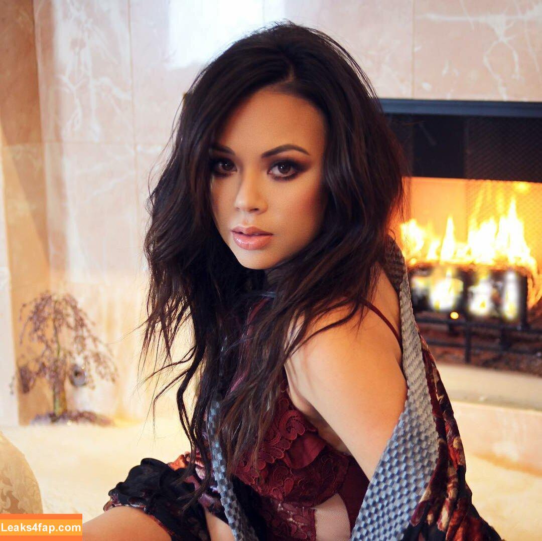 Janel Parrish /  слитое фото фото #0112