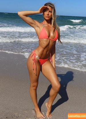 Janelle Caruso photo #0001