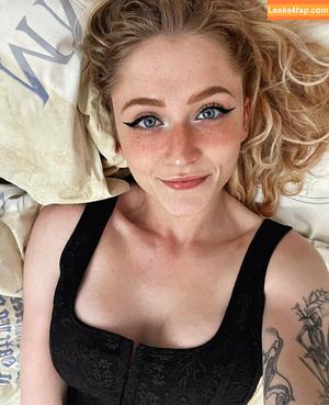 Janet Devlin photo #0044