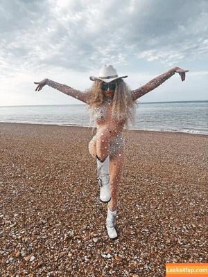 Janet Devlin photo #0218