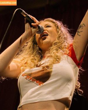 Janet Devlin photo #0236