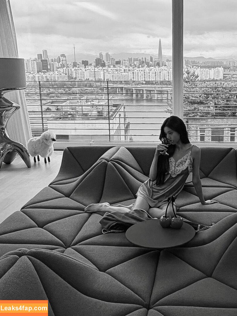 Jang Won-young / for_everyoung10 / 장원영 WONYOUNG слитое фото фото #2005