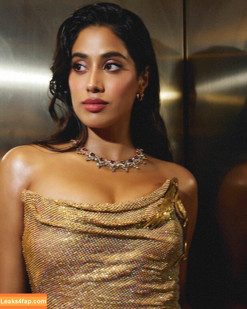 Janhvi Kapoor / janhvikapoor / janhvikapoorr слитое фото фото #0127