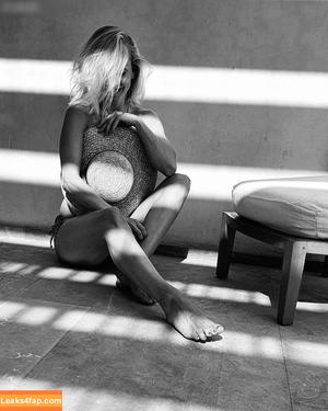 Janin Ullmann photo #0025