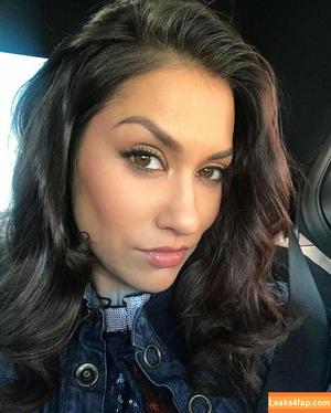 Janina Gavankar фото #0084