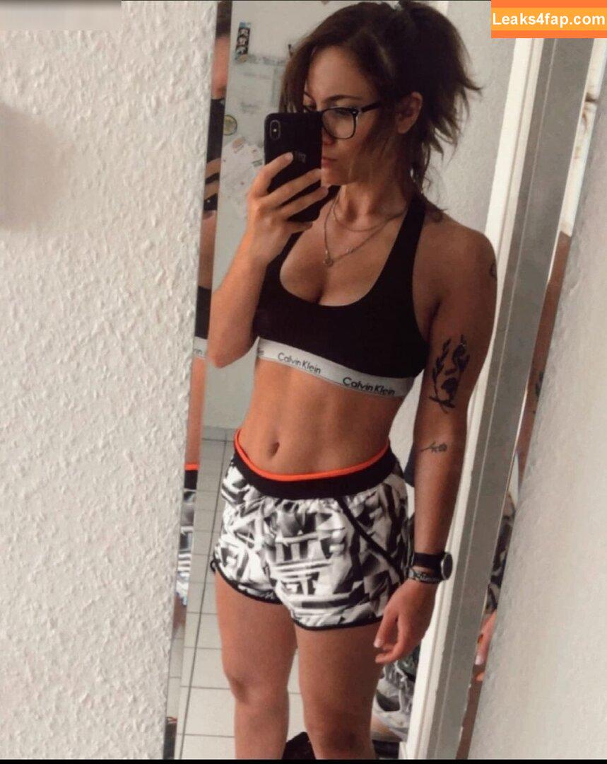 Janina Hille / itzjaninaa / janinahi leaked photo photo #0009