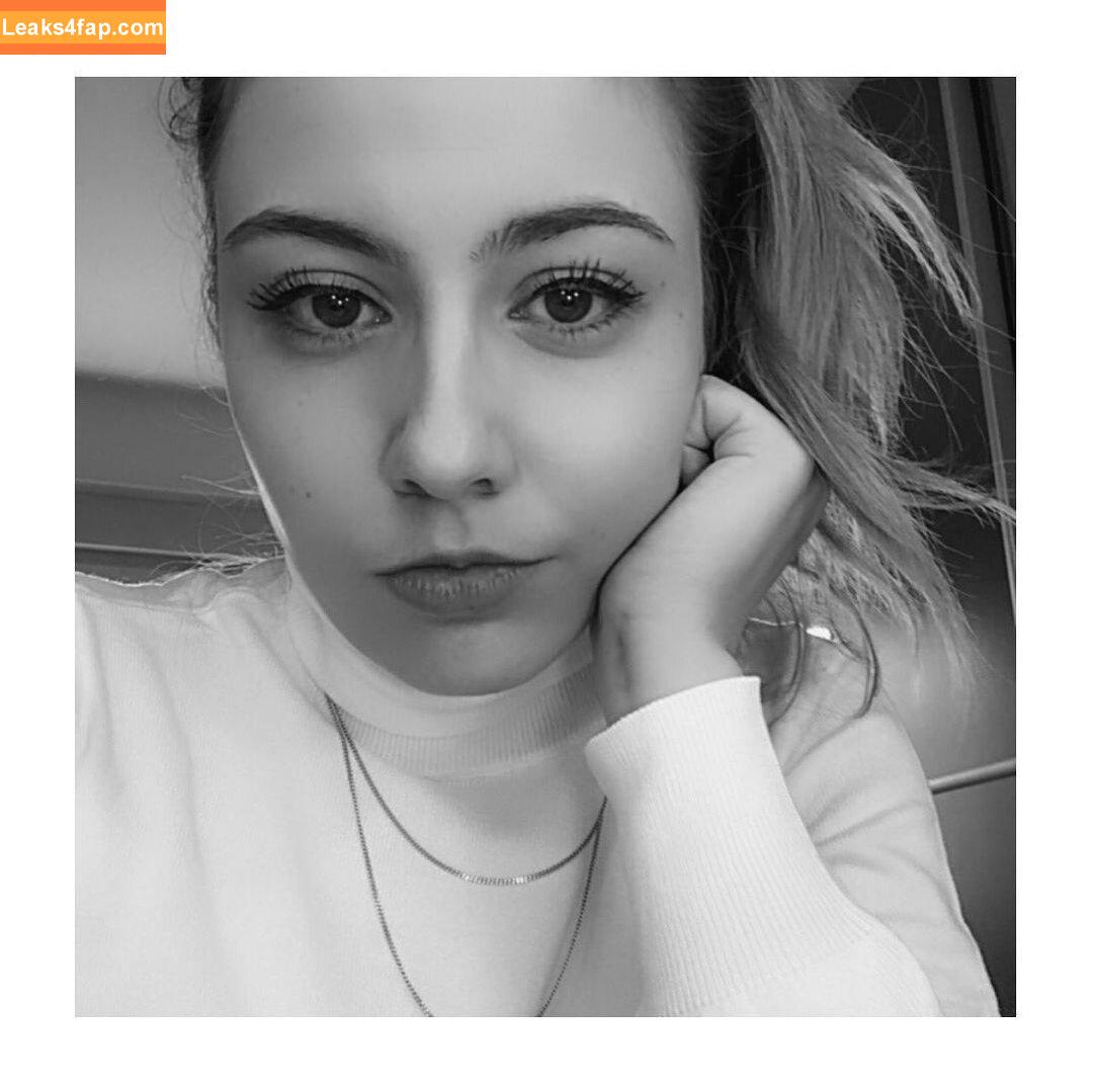 Janina Hille / itzjaninaa / janinahi leaked photo photo #0015