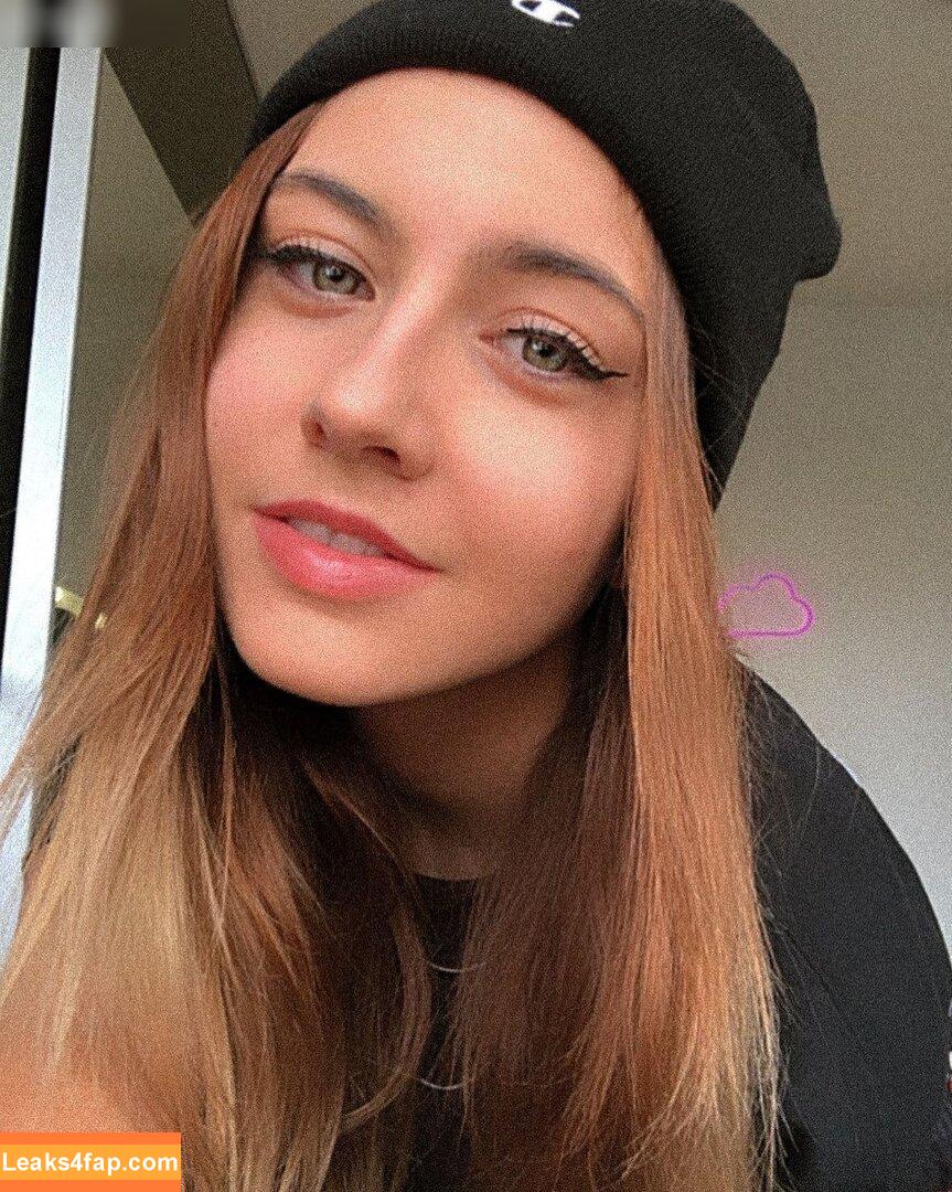 Janina Hille / itzjaninaa / janinahi leaked photo photo #0016