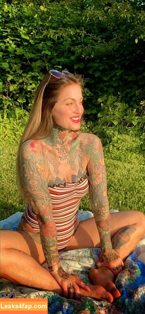 janine /  leaked photo photo #0180