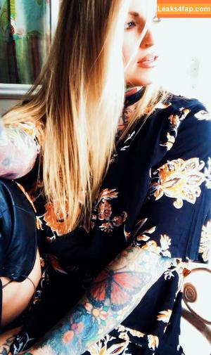 janine photo #0012