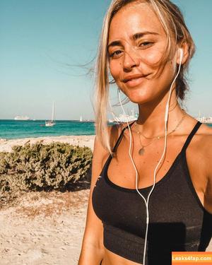 Janni Deler photo #0086