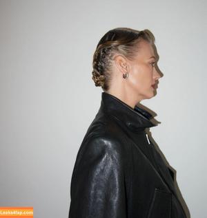 January Jones photo #0266