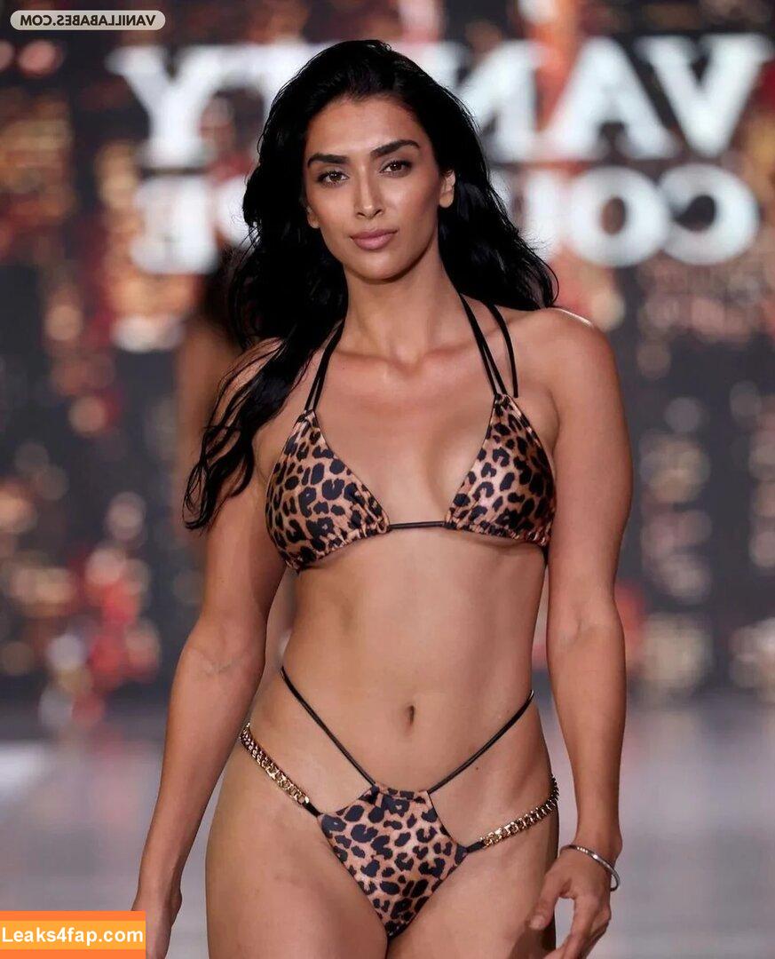 Jaskiran Kaur / jaskirann_ слитое фото фото #0046