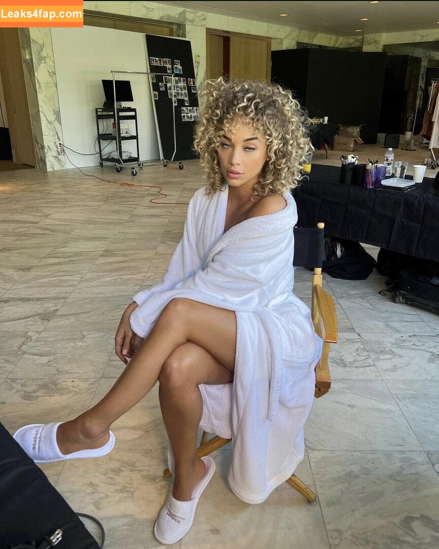 Jasmine Sanders / Golden Barbie / golden_barbie / goldenbarbie leaked photo photo #0009