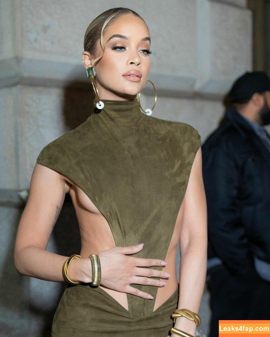 Jasmine Sanders / Golden Barbie / golden_barbie / goldenbarbie слитое фото фото #0175